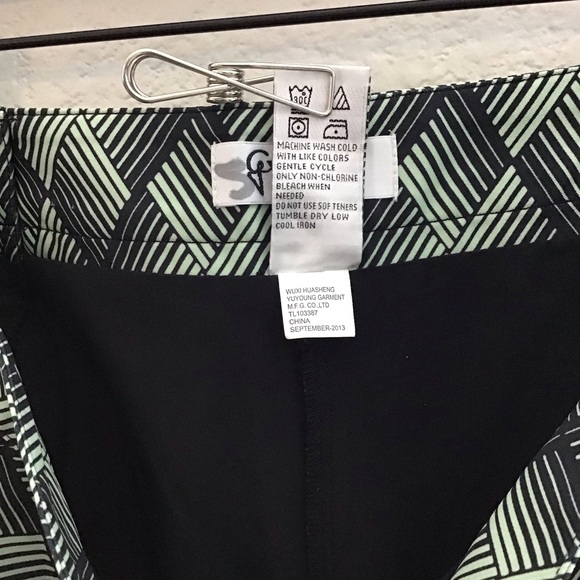 Greg Norman Golf Mini Skort with Pockets US 8 Activewear Skirt Shorts - Picture 3 of 6